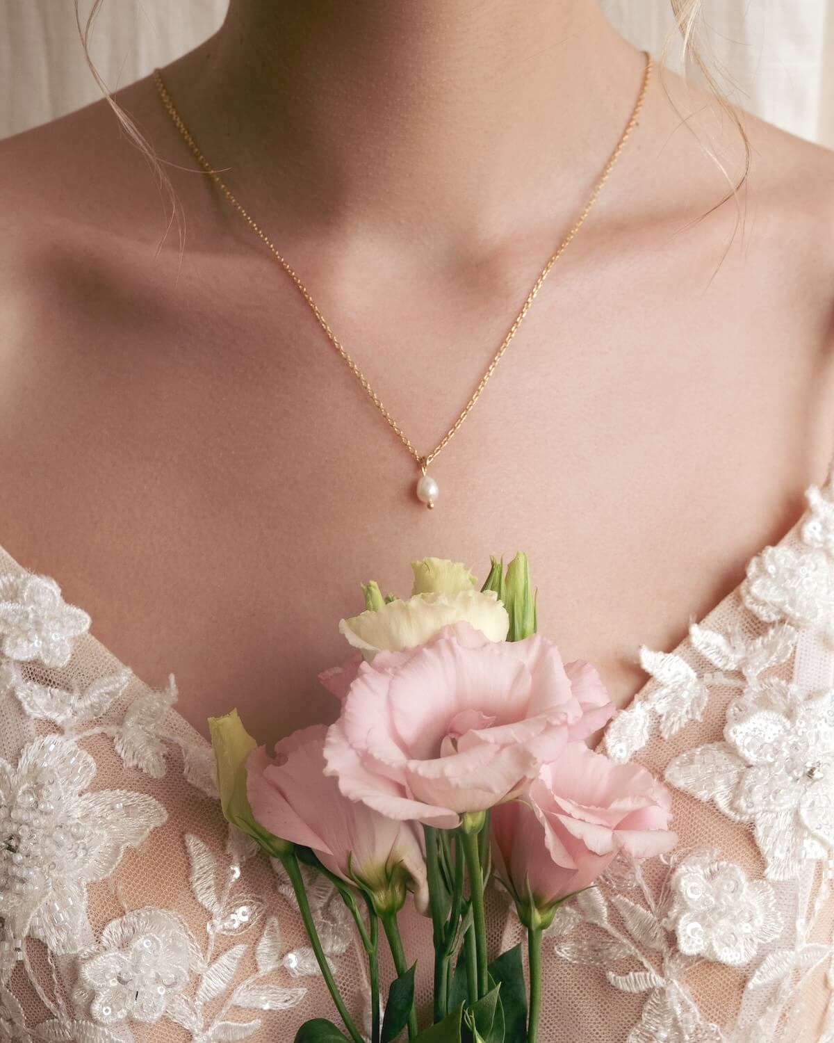 Sternenauge Rückenkette MILA Kette von vorne zum Brautkleid