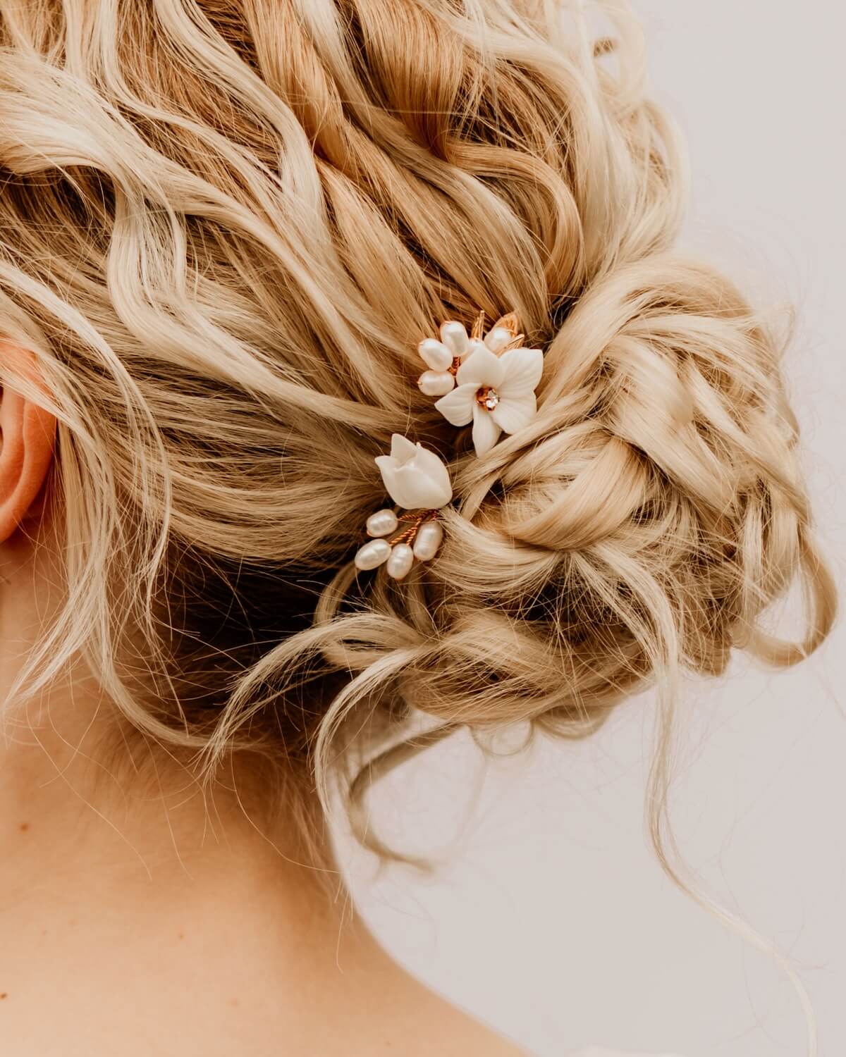 Sternenauge Haarnadeln mit Blumen Details COCO in Brautfrisur