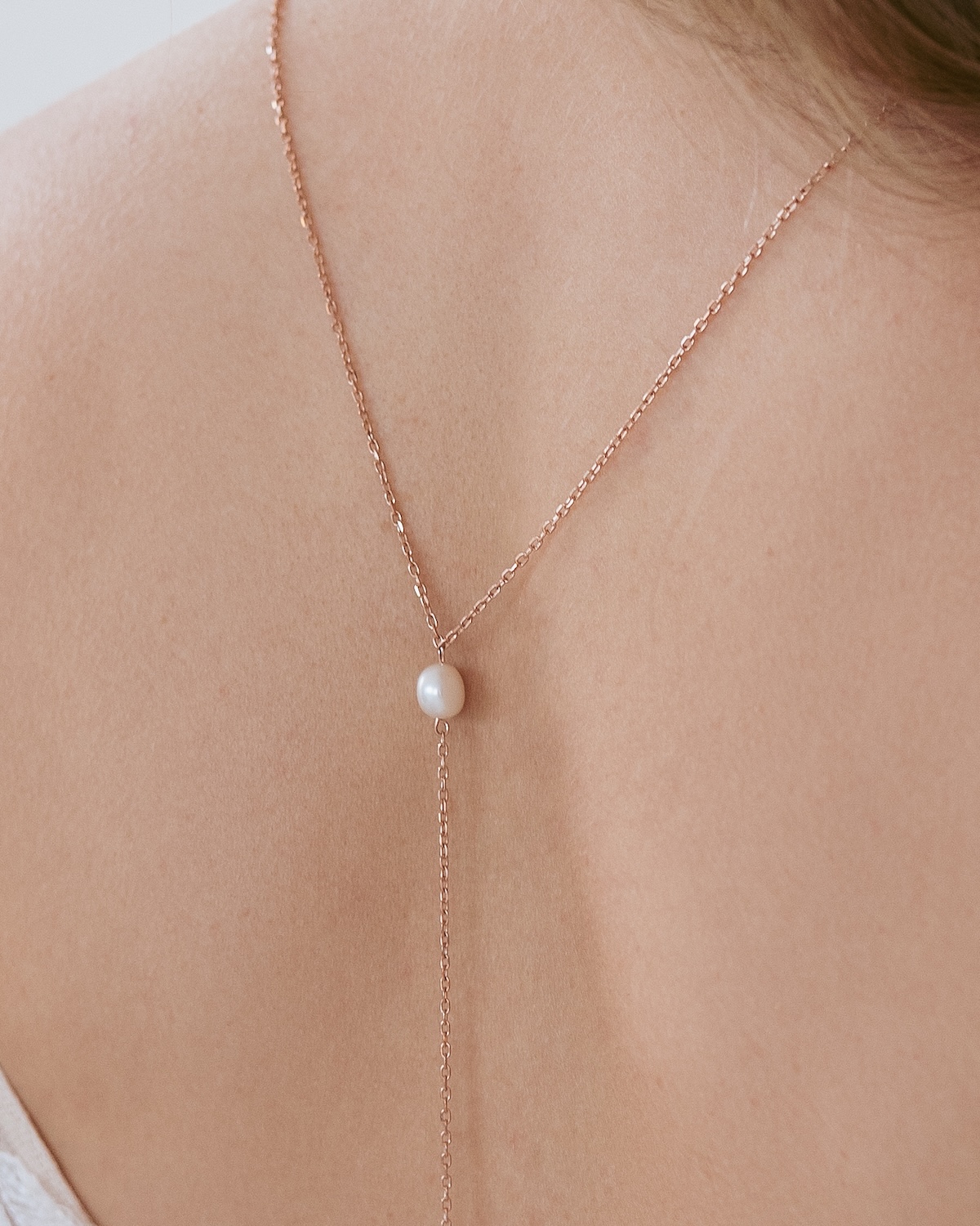 Sternenauge Ansicht Rückenkette mit Perlen MERLE zum tiefen Rückenausschnitt