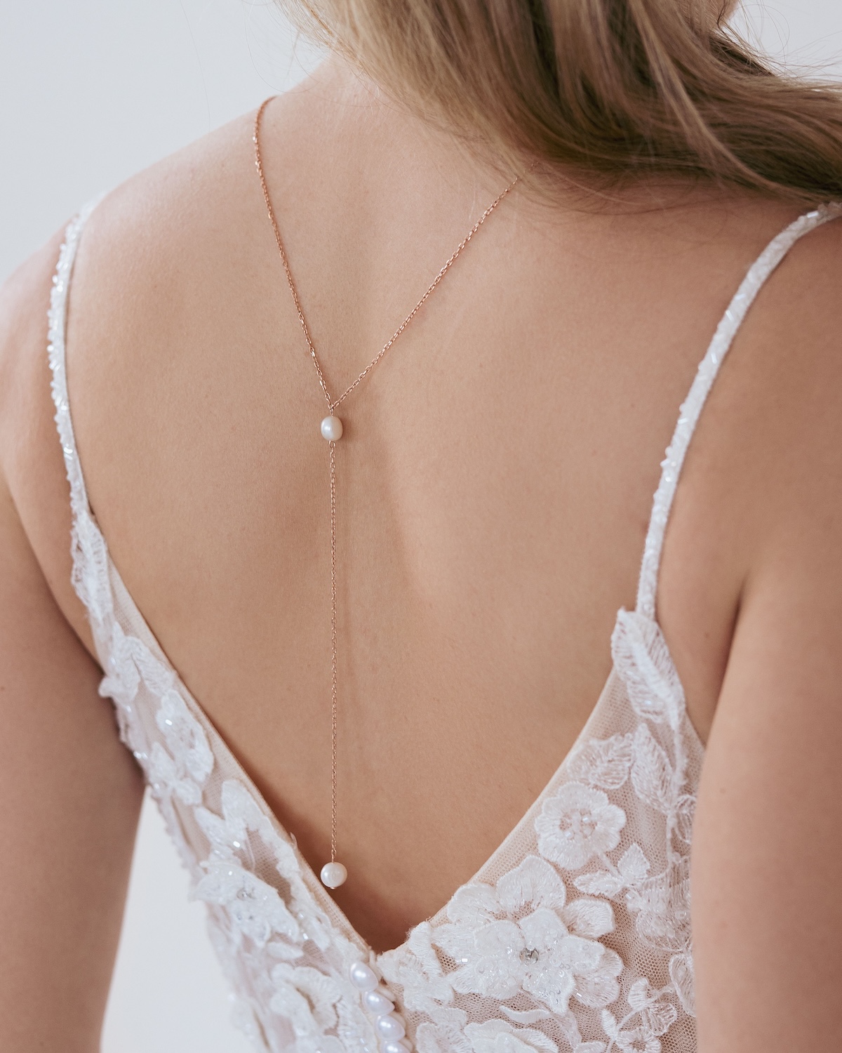 Sternenauge MERLE Rückenkette mit Perlen zum Brautkleid mit tiefem Ausschnitt im Rückenbereich