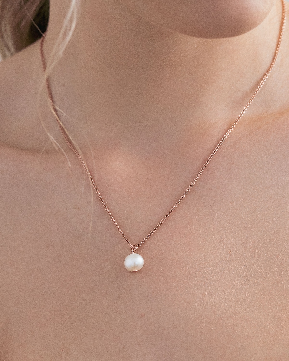 Vorderansicht Rückenkette MERLE mit Süßwasserperlen von Sternenauge