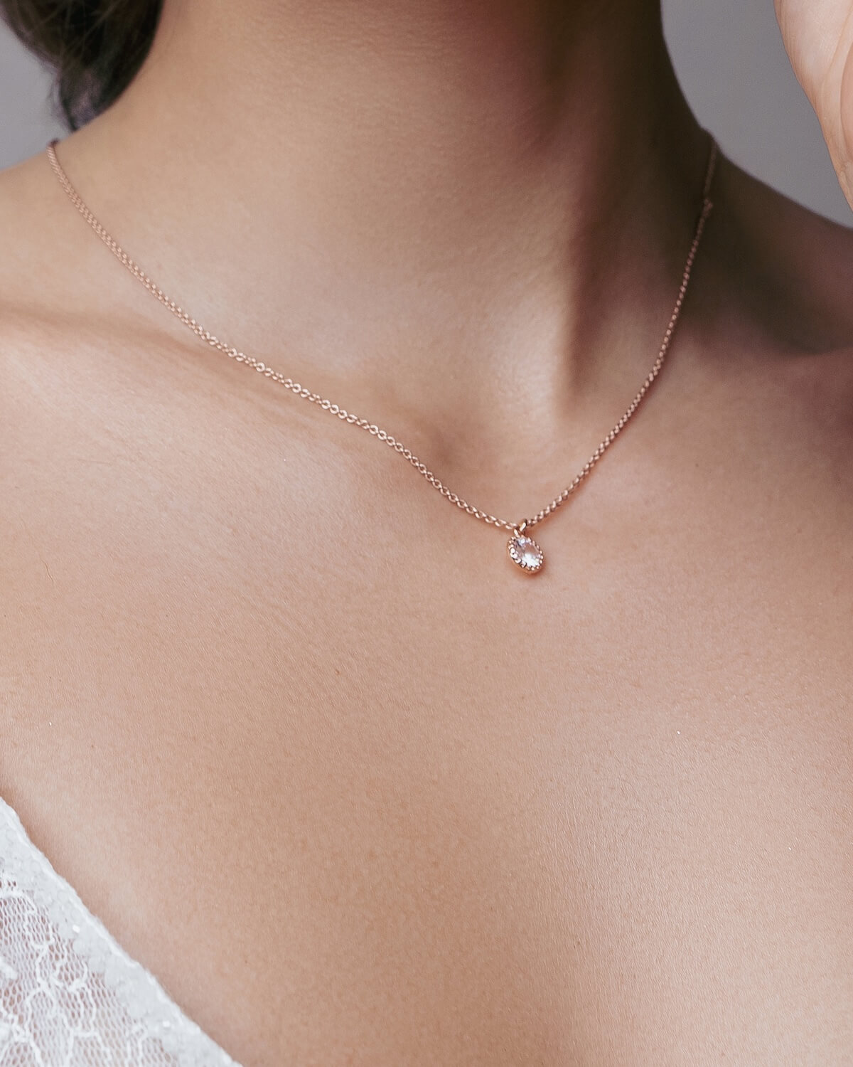 Sternenauge Y-Rückenkette STELLA mit Zirkonia Detailansicht von vorne