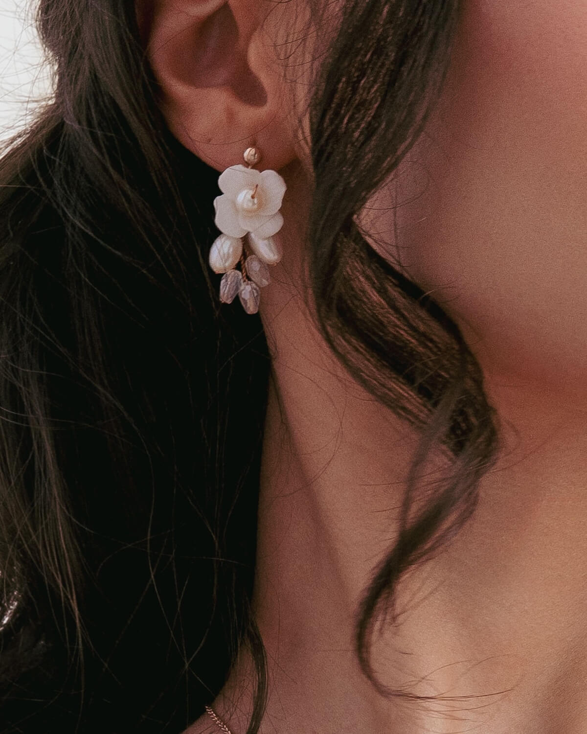 Elegante Ohrstecker mit Blumen Motiv von Sternenauge Detailansicht