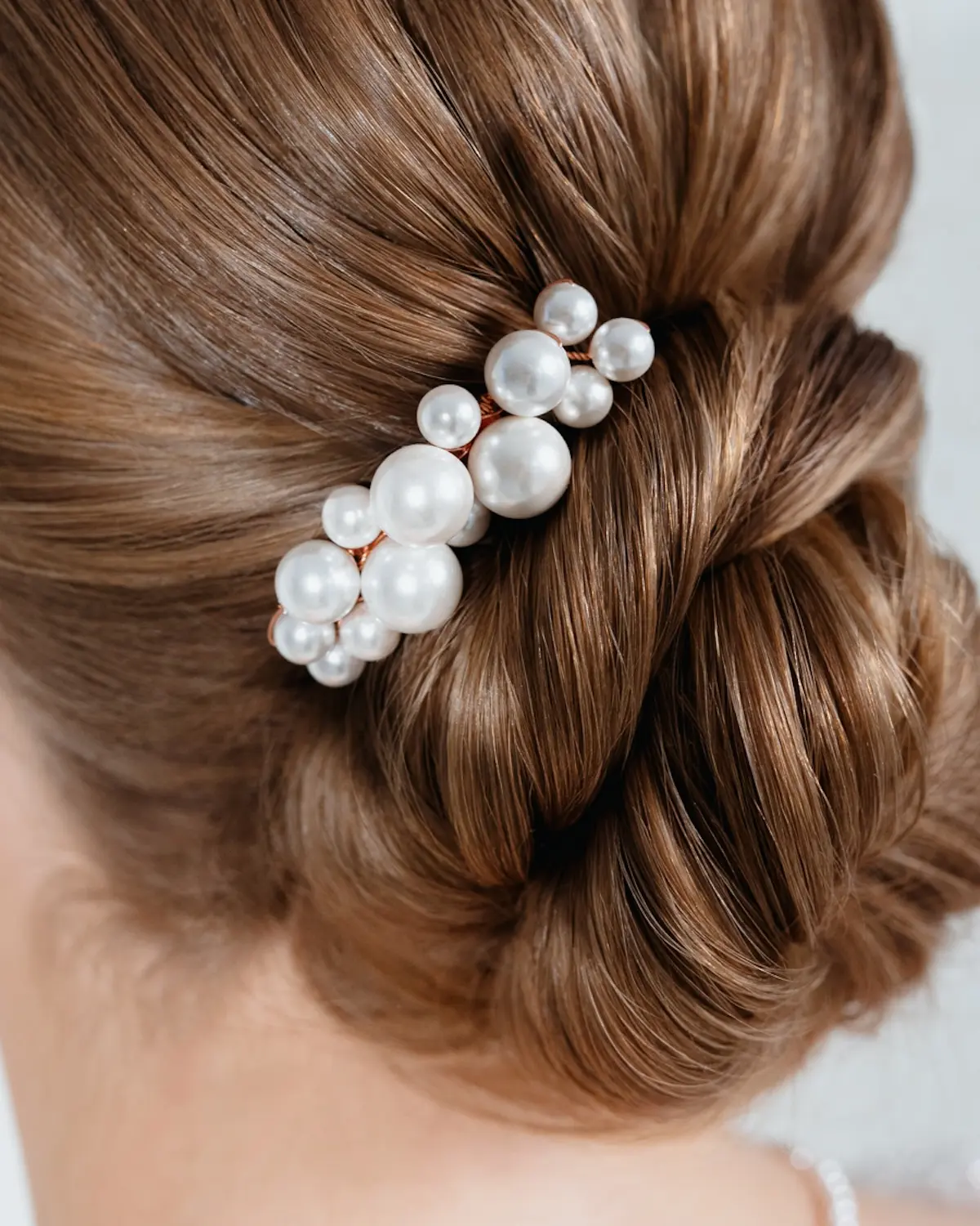 Perlen-Haarschmuck f&uuml;r die Hochzeit, stilvoller Haarkamm mit Muschelperlen f&uuml;r elegante Brautfrisuren aus der Sternenauge Manufaktur