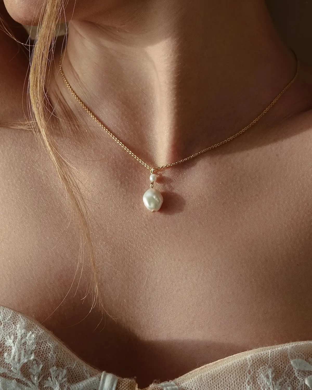 Sternenauge FREYA Halskette, Styling-Beispiel am Model, Design aus dem Atelier