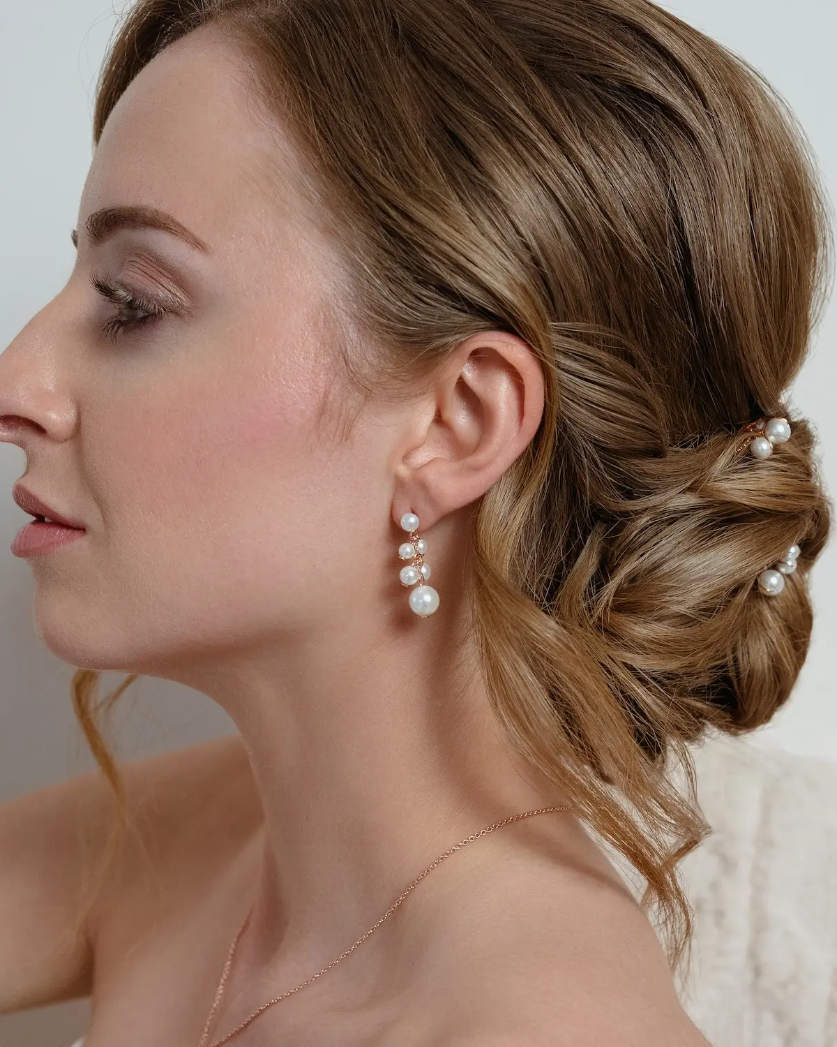Elegante 2in1 Perlenohrringe ANNOUK, tragbar einzeln als Stecker oder mit Einhänger als edle Statement-Ohrringe aus 925 Sterling Silber mit Muschelperlen von Sternenauge