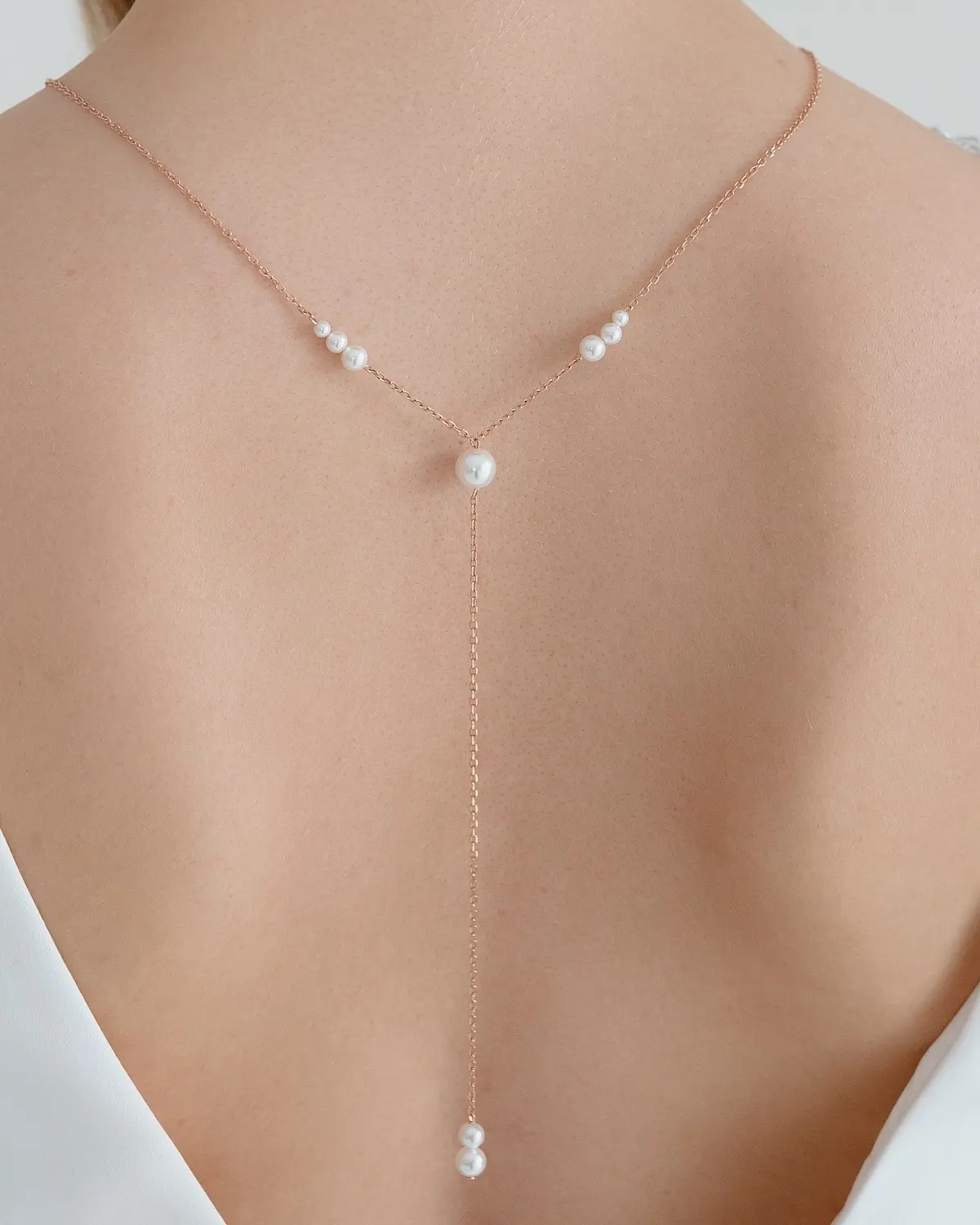 Rückenkette mit Perlen ANNOUK aus 925 Sterling Silber 18K rosévergoldet, ideal für tiefe Rückenausschnitte beim Brautkleid, handgefertigtes Design aus der Sternenauge Manufaktur